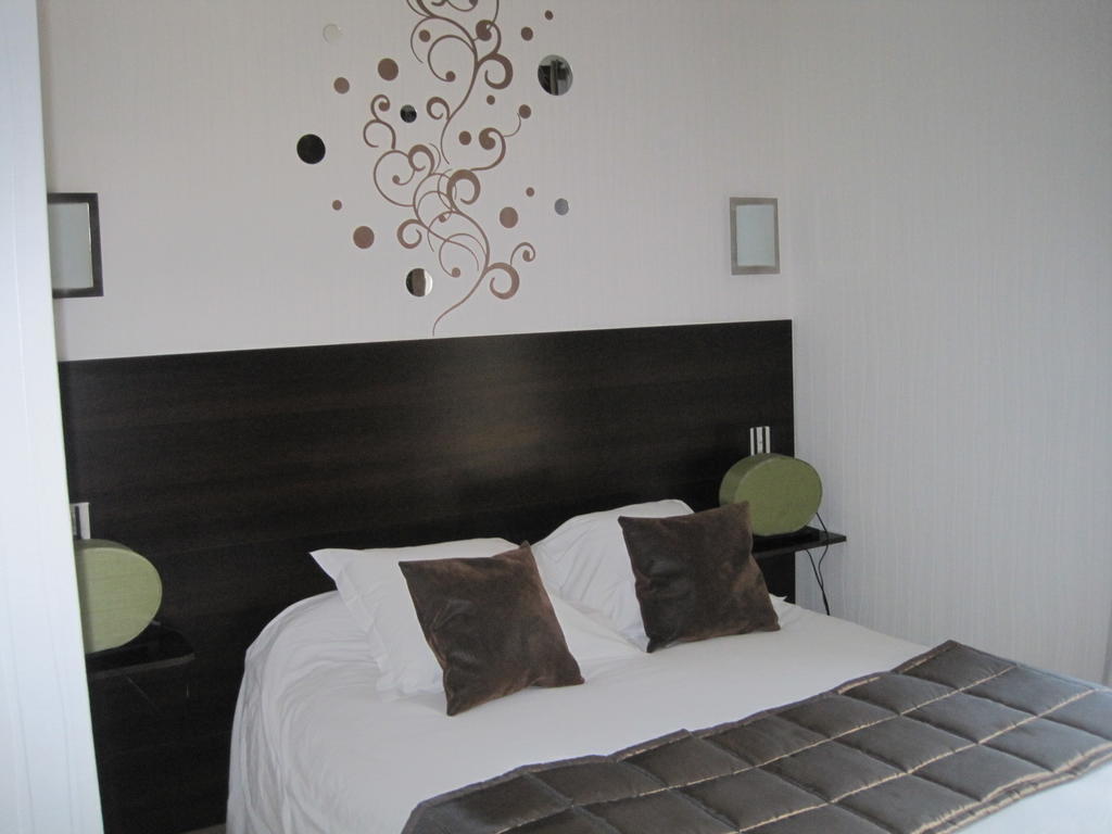 Hotel Restaurant Rive Gauche Bessines-sur-Gartempe Room photo