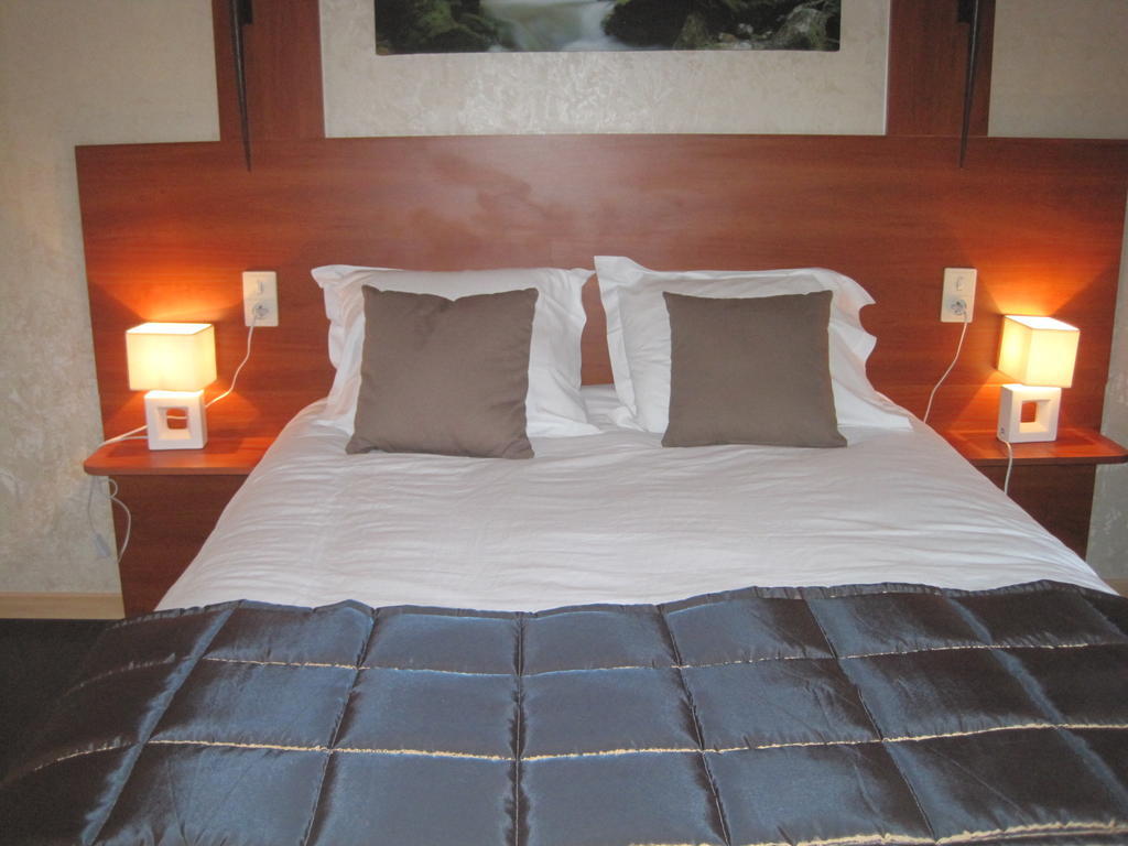 Hotel Restaurant Rive Gauche Bessines-sur-Gartempe Room photo